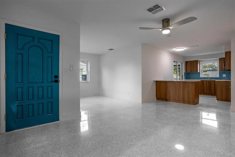 829 89th Avenue N, Saint Petersburg, FL 33702 - #3