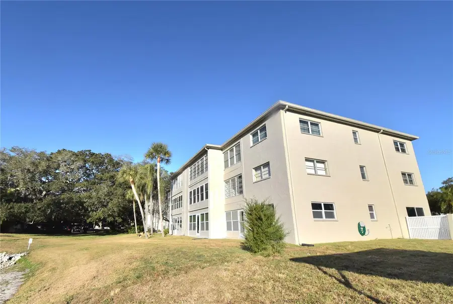841 Patricia Avenue #202, Dunedin, FL 34698 - Image #2