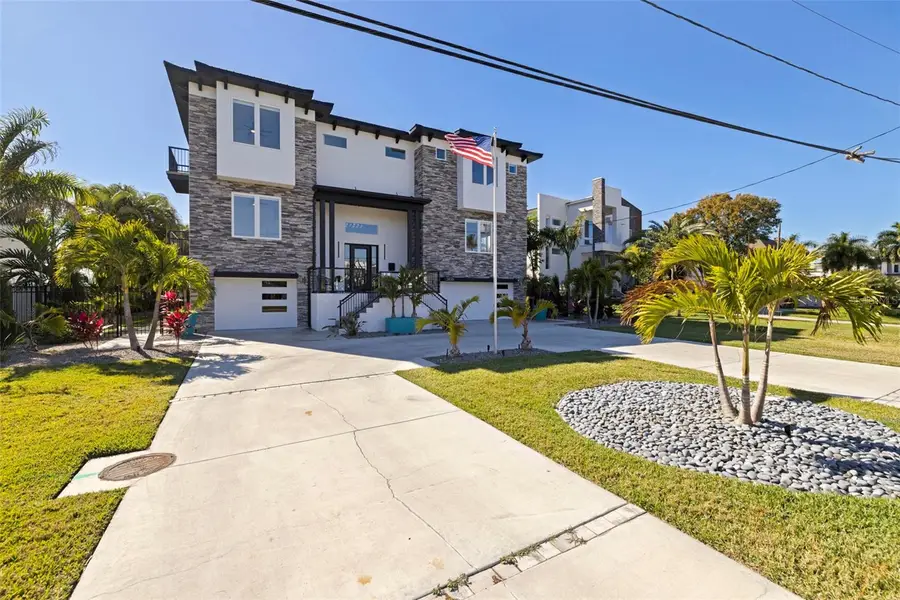 3830 Shore Acres Boulevard Ne, Saint Petersburg, FL 33703 - #2