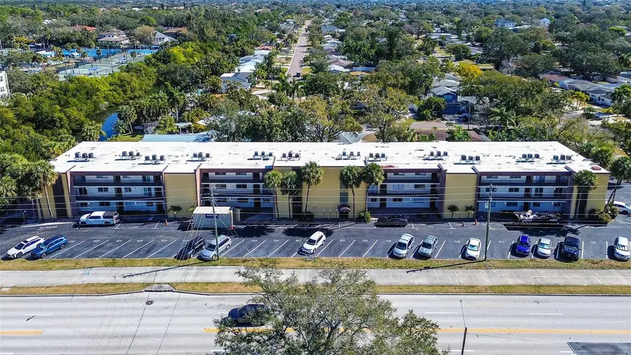 4435 1st Street Ne #111, Saint Petersburg, FL 33703 - Image #3