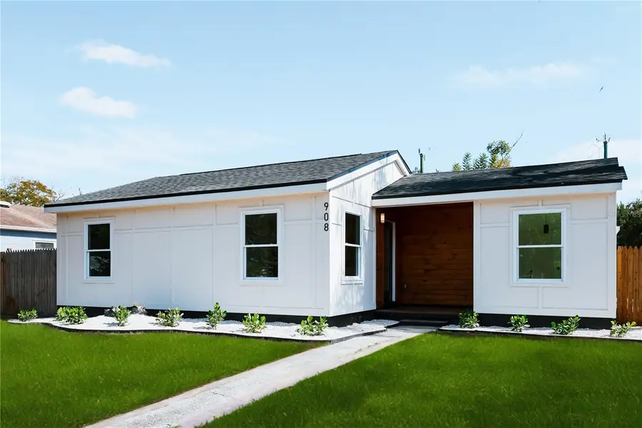 908 61st Street S, Gulfport, FL 33707 - Image #3