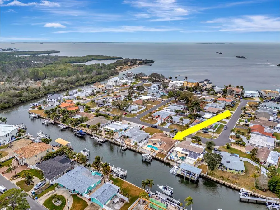 405 Driftwood Drive E, Palm Harbor, FL 34683 - Image #2