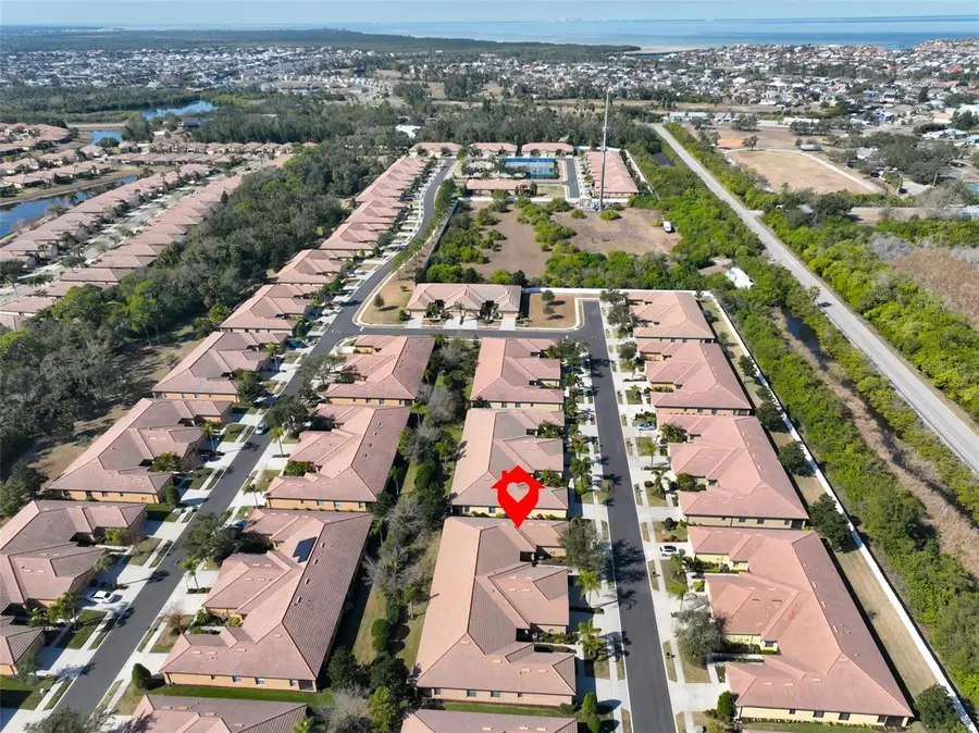 332 Bluewater Falls Court, Apollo Beach, FL 33572 - Image #3