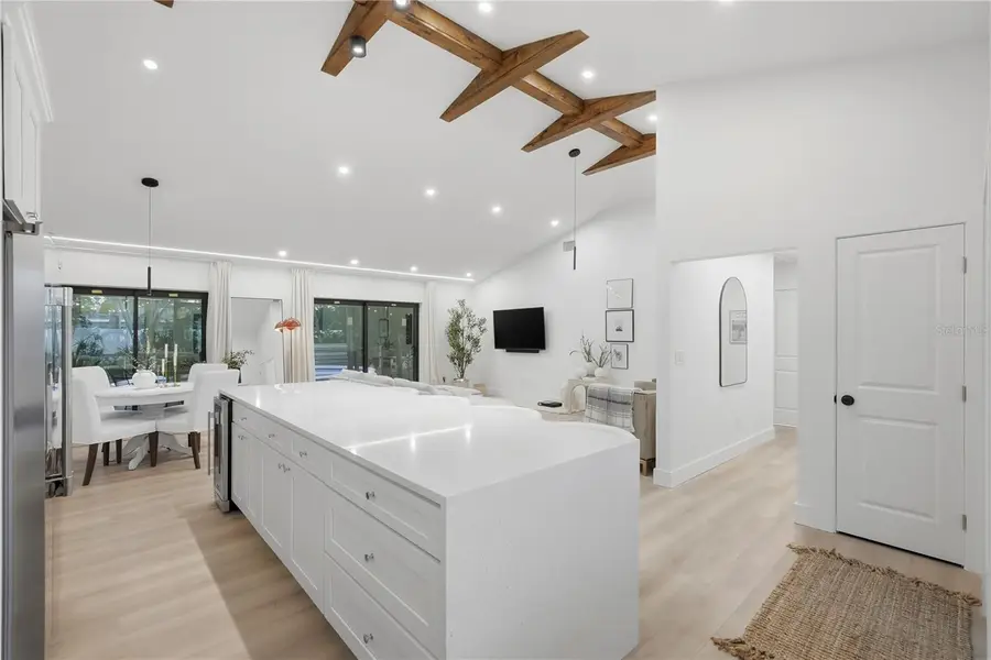 2846 Pinellas Point Drive S, Saint Petersburg, FL 33712 - Image #2