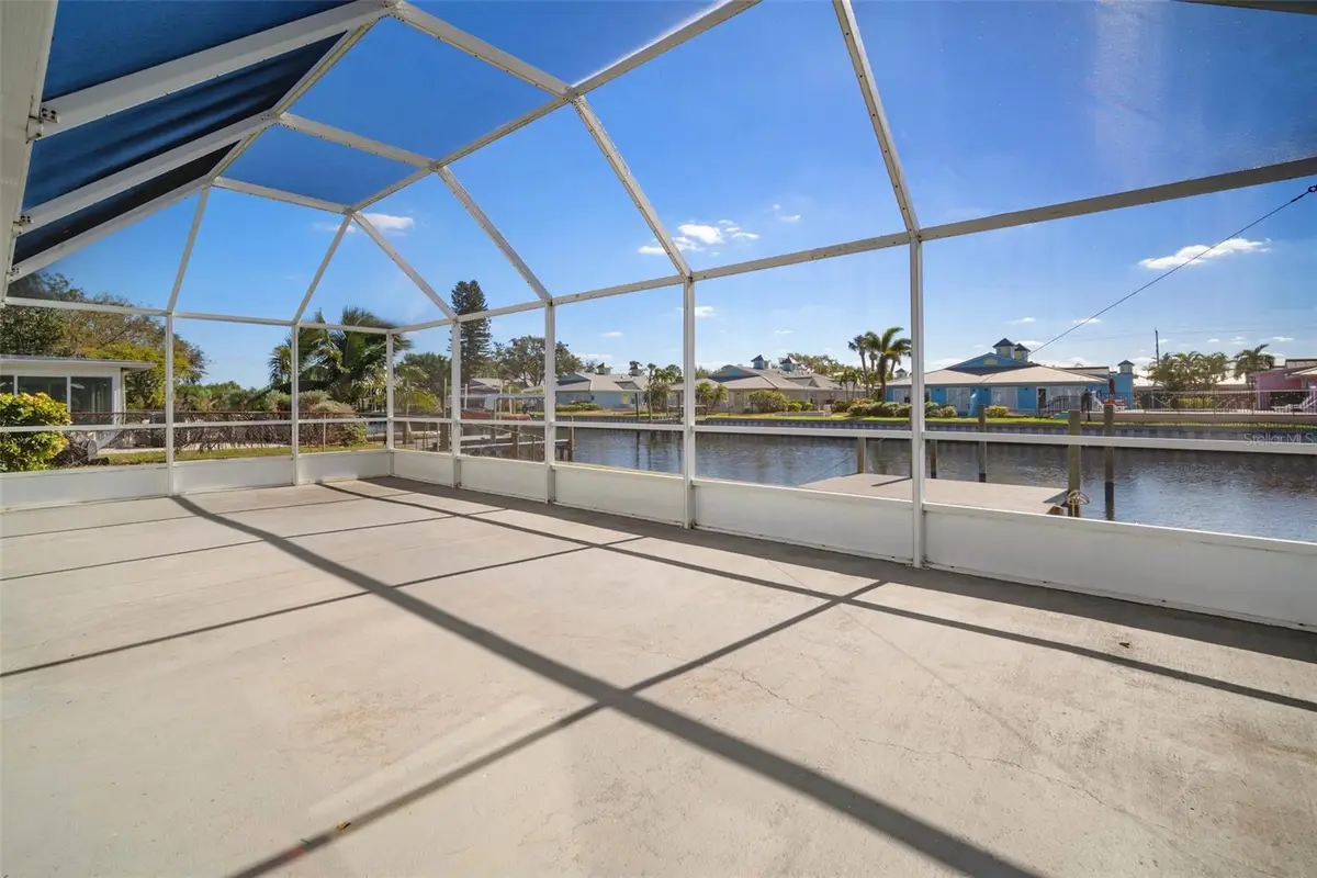 910 Spindle Palm Way, Apollo Beach, FL 33572 - #1