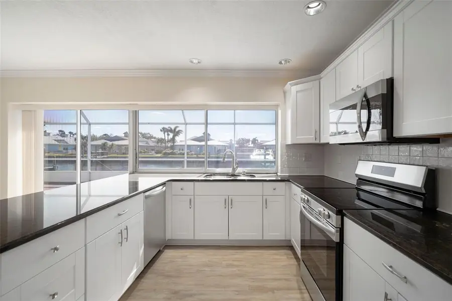 910 Spindle Palm Way, Apollo Beach, FL 33572 - #3