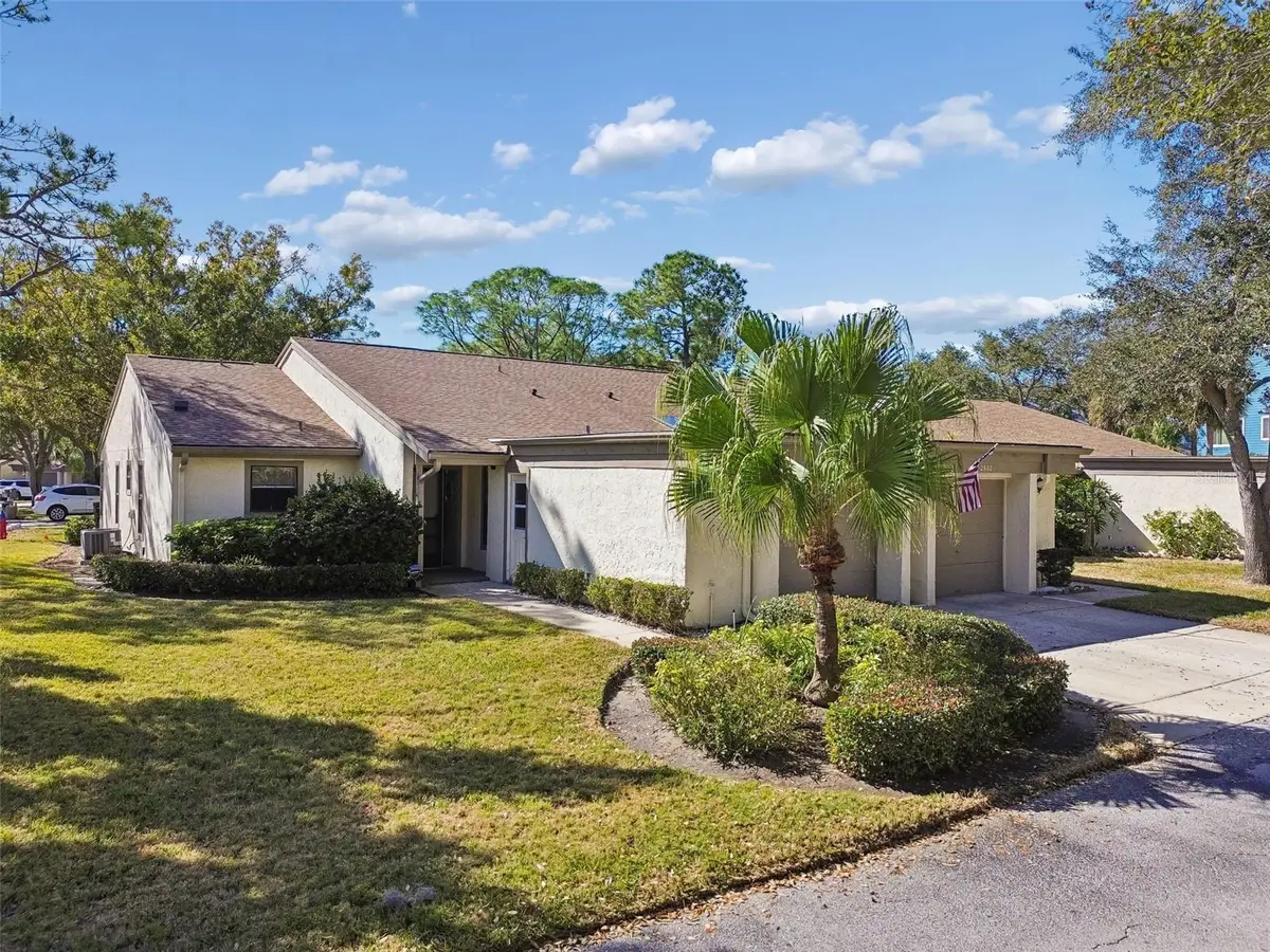 2501 Oak Circle #2501, Tarpon Springs, FL 34689 - Image #1