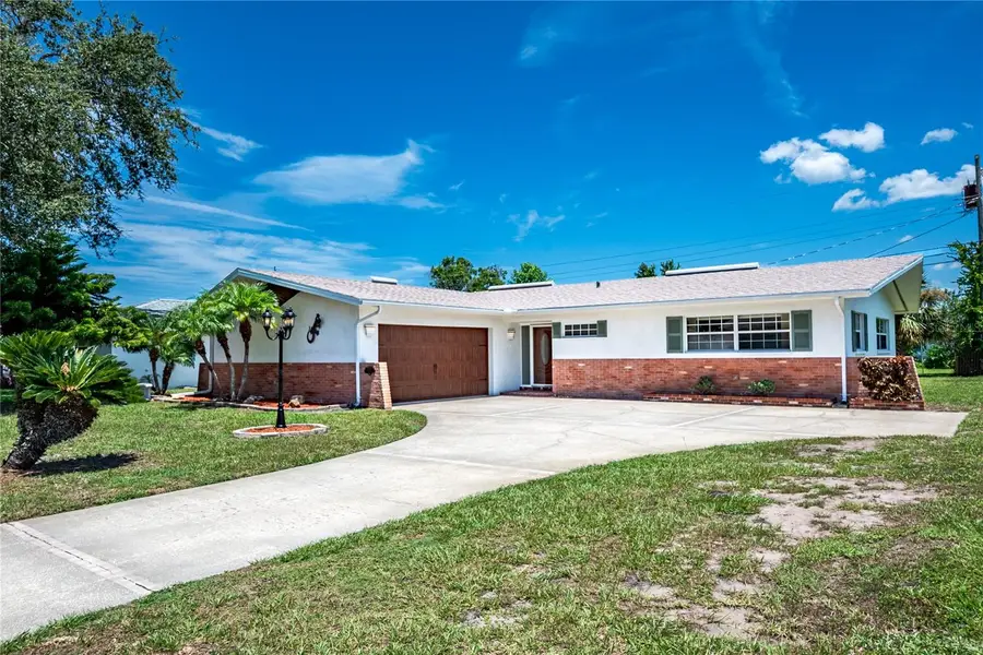 13883 Jamaica Drive, Seminole, FL 33776 - Image #2