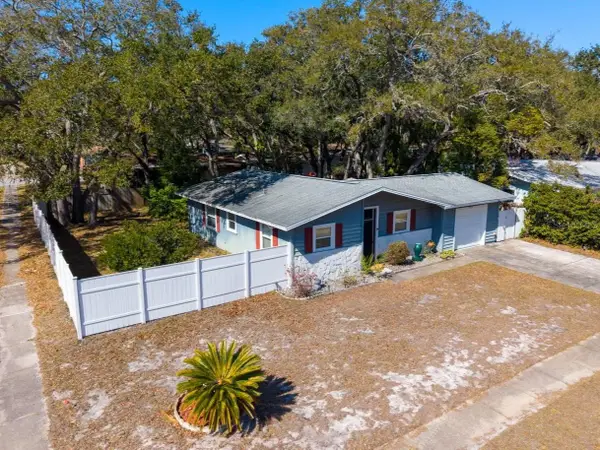 2056 Red Cedar Lane E, CLEARWATER, FL 33763