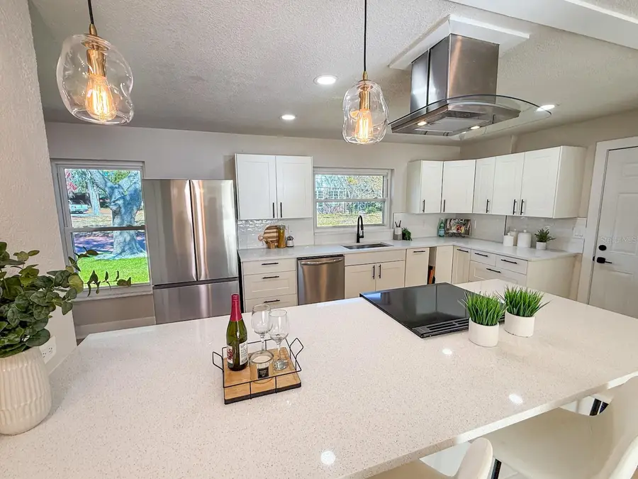 1470 Serpentine Drive S, Saint Petersburg, FL 33705 - #3