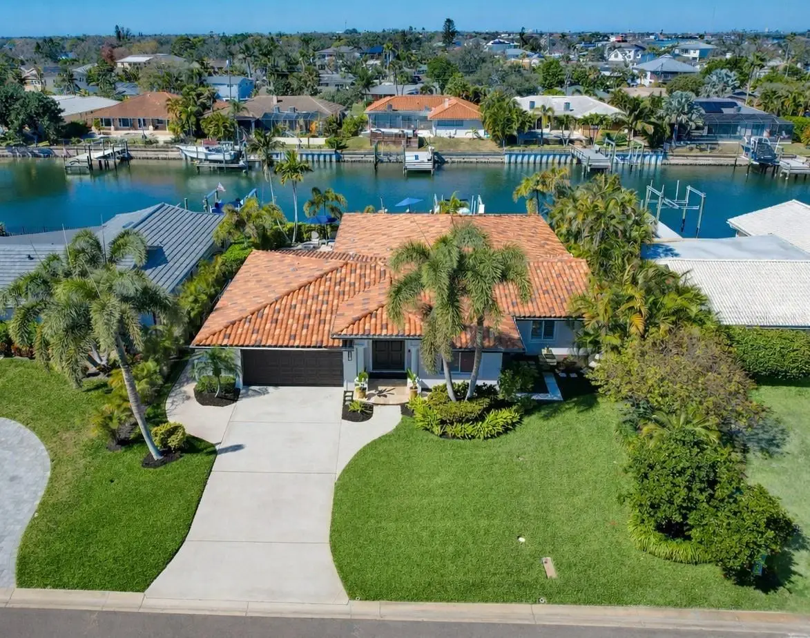 1963 Michigan Avenue Ne, Saint Petersburg, FL 33703 - #1