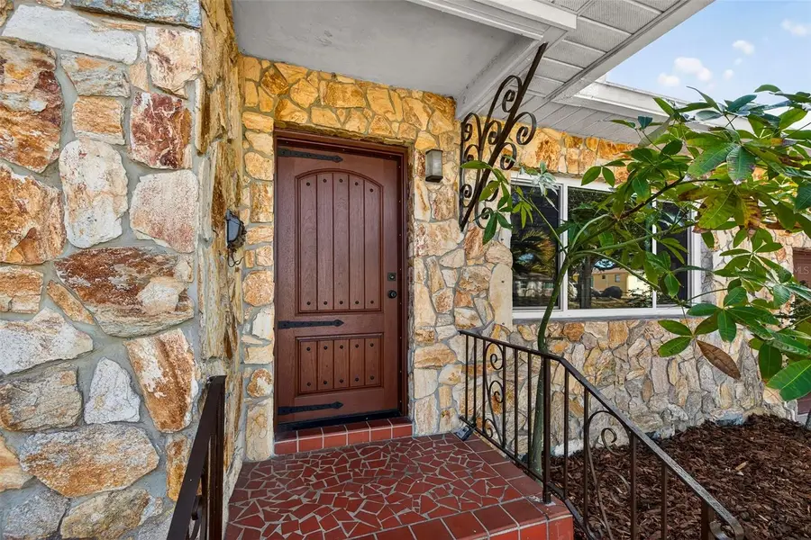 1210 46th Avenue N, Saint Petersburg, FL 33702 - #3