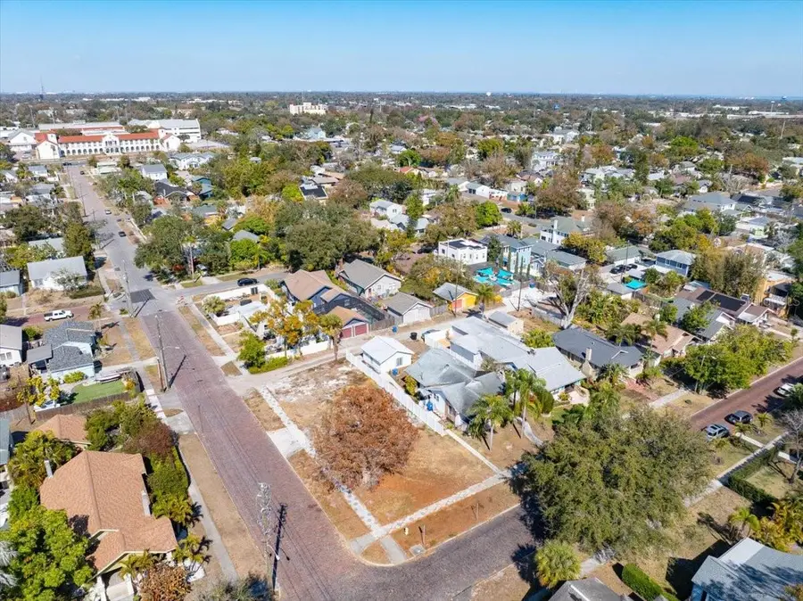 2555 Burlington Avenue N, Saint Petersburg, FL 33713 - #2