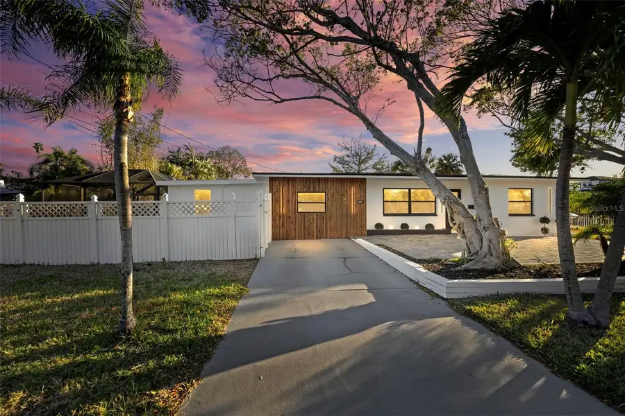 1600 Connecticut Avenue Ne, Saint Petersburg, FL 33703 - #2