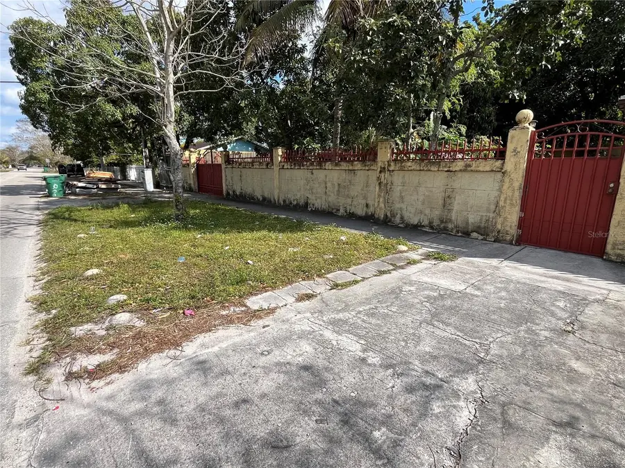 995 NW 114th Street, Miami, FL 33168 - #3