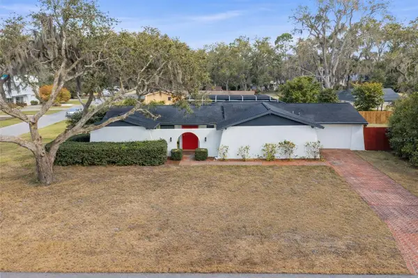 18709 Lake Commiston Drive, LUTZ, FL 33549