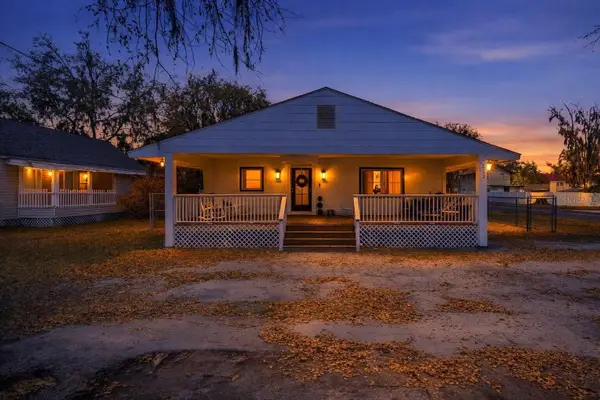 1702 W Lowry Avenue, PLANT CITY, FL 33563