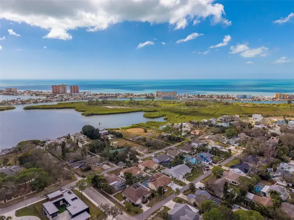 13798 74th Avenue, SEMINOLE, FL 33776