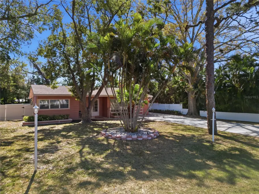 718 Bay Vista Boulevard S, Saint Petersburg, FL 33705 - #3