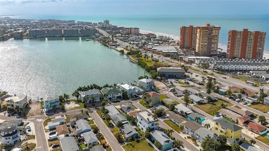 18012 4th Street E, Redington Shores, FL 33708 - #3