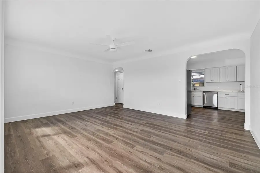 211 89th Avenue N, Saint Petersburg, FL 33702 - #3