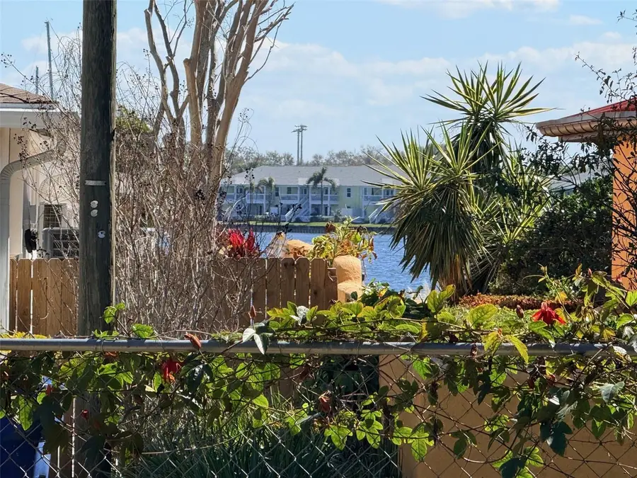 Ling-a-mor Terrace S, Saint Petersburg, FL 33705 - #2