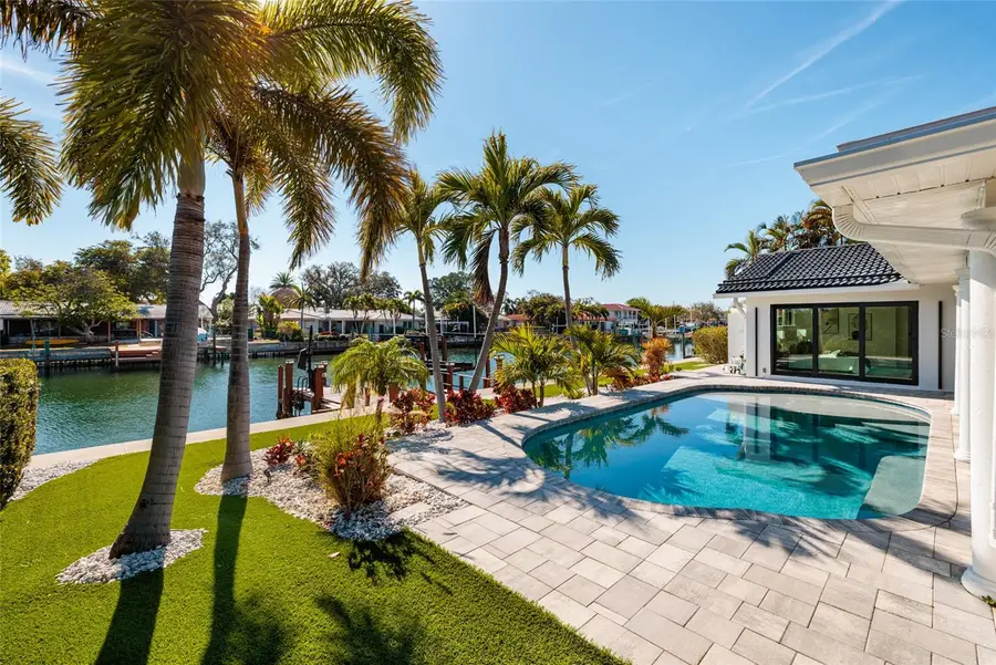 2032 Kansas Avenue Ne, Saint Petersburg, FL 33703 - #2