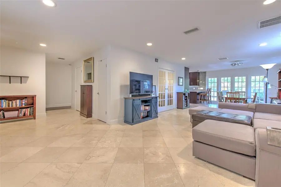 3208 W Hawthorne Road, Tampa, FL 33611 - #3