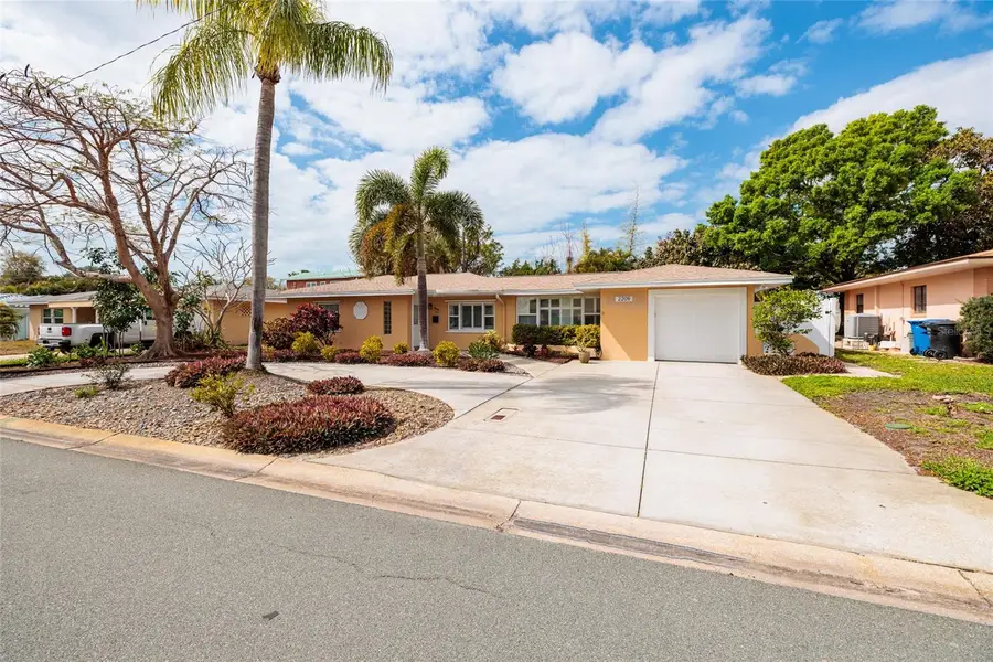 2209 Sunrise Drive Se, Saint Petersburg, FL 33705 - #3