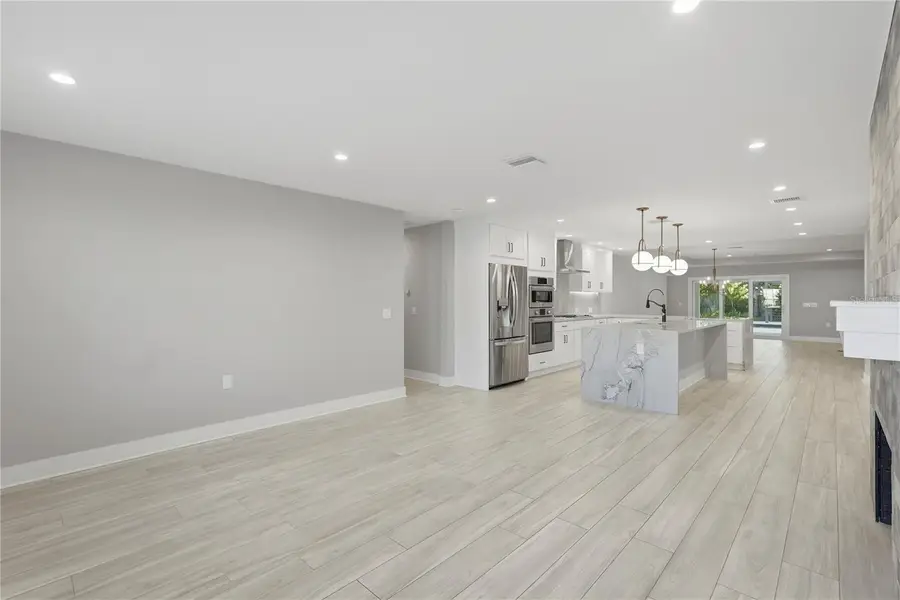 845 Snell Isle Boulevard Ne, Saint Petersburg, FL 33704 - #3