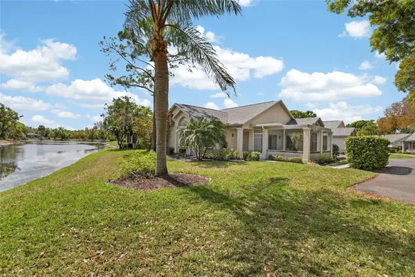 1122 Golfview Woods Drive #1122, SUN CITY CENTER, FL 33573