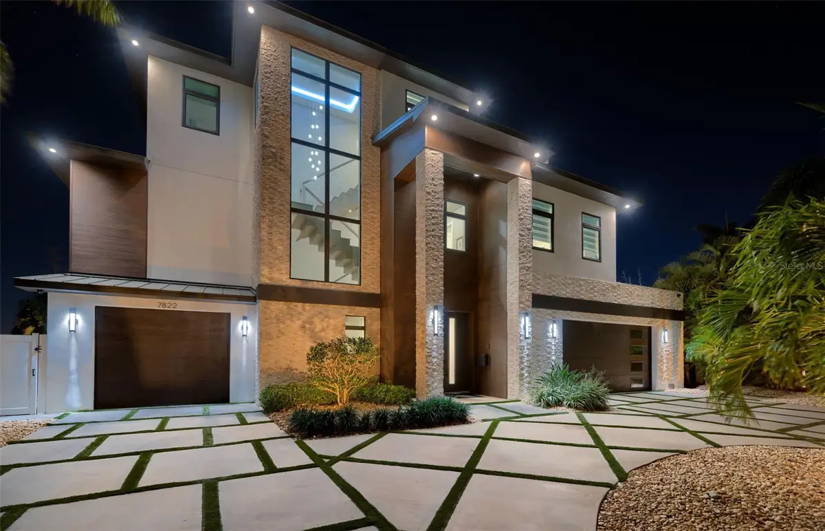 7822 Causeway Boulevard S, Saint Petersburg, FL 33707 - #1