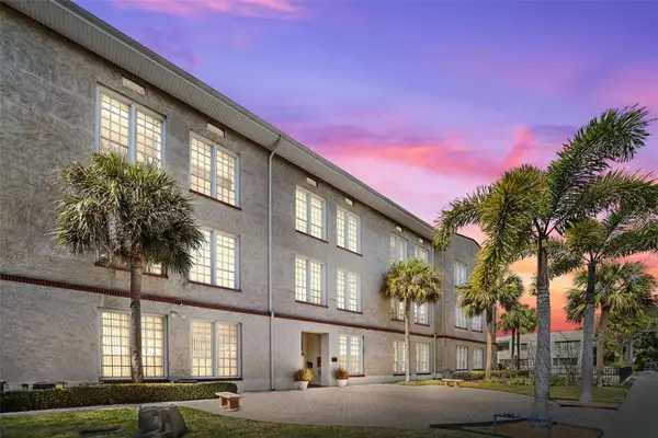 701 Mirror Lake Drive N #120, ST PETERSBURG, FL 33701