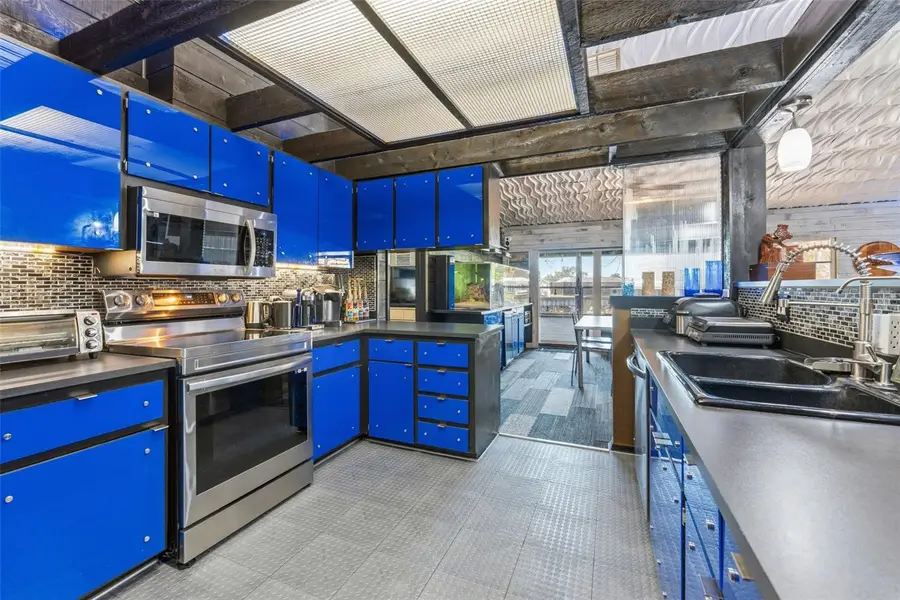 10730 Drummond Road, Tampa, FL 33615 - #3