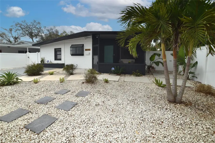8042 36th Avenue N, Saint Petersburg, FL 33710 - #3