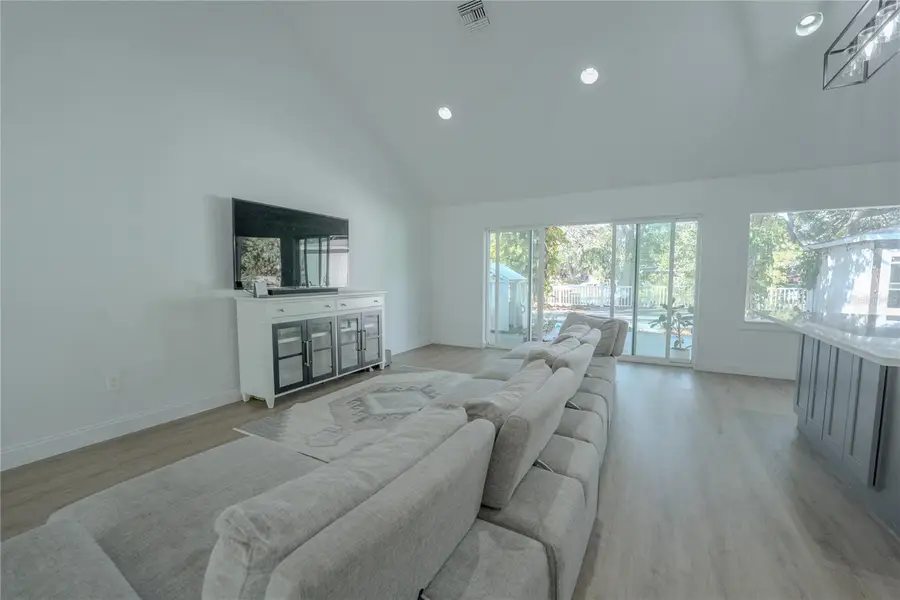 5204 108th Street N, Saint Petersburg, FL 33708 - #2