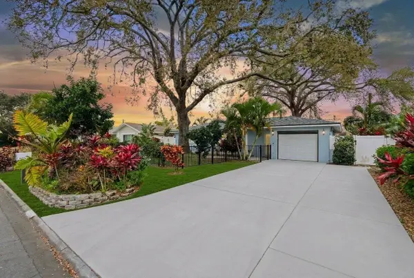 8958 110th Street, SEMINOLE, FL 33772