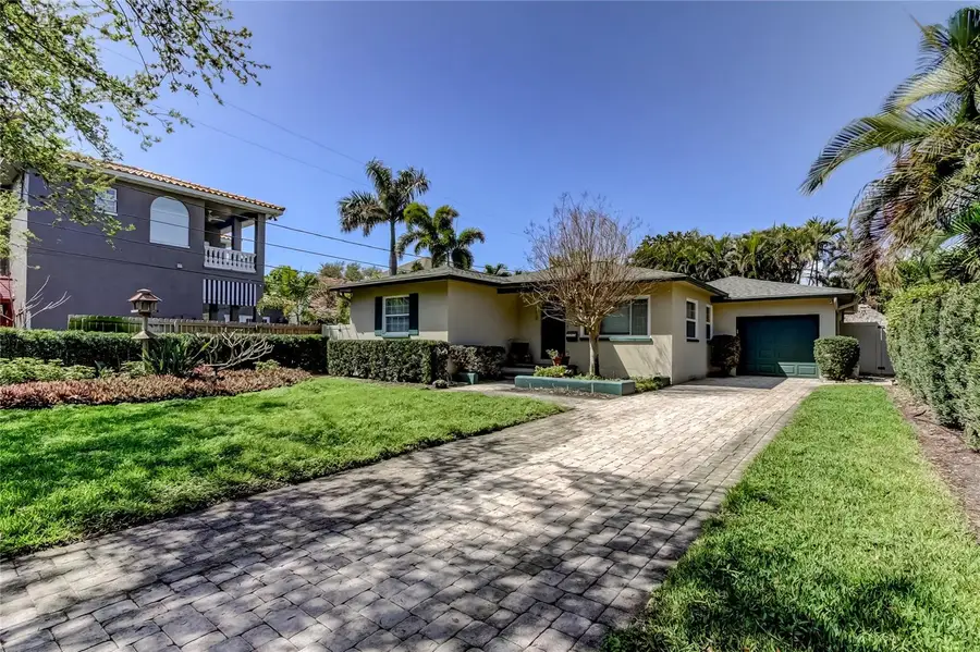 218 Appian Way Ne, Saint Petersburg, FL 33704 - #2