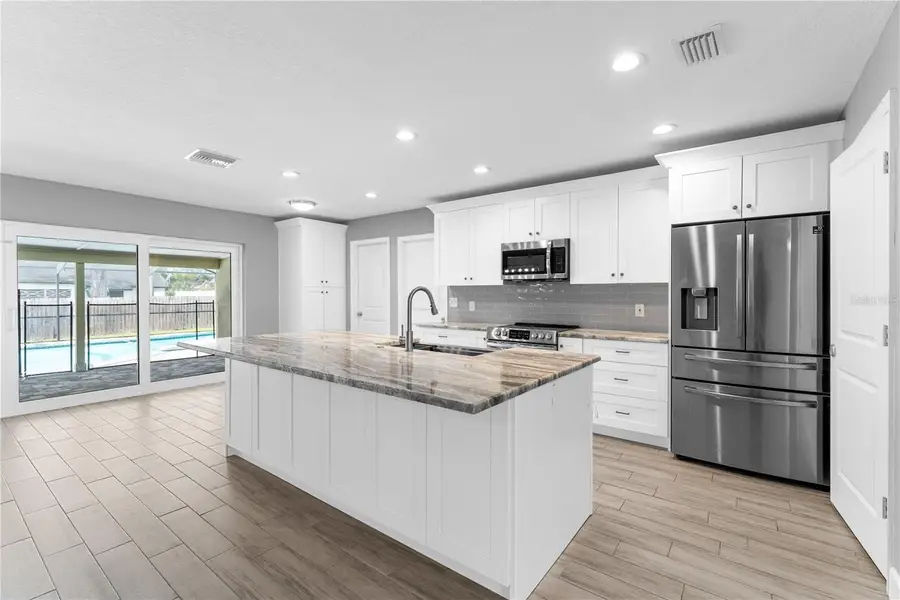 10700 N 62nd Street, Temple Terrace, FL 33617 - #3