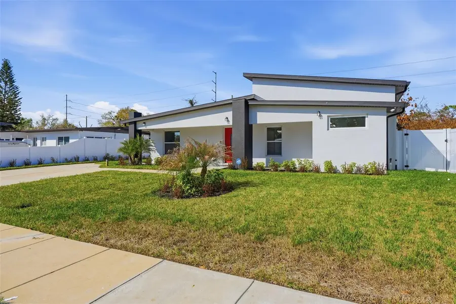 10104 N Dartmouth Avenue, Tampa, FL 33612 - #2