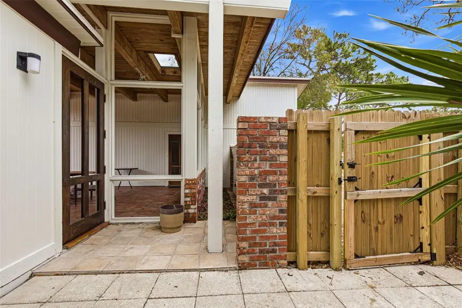 1239 Alcazar Way S, Saint Petersburg, FL 33705 - #2