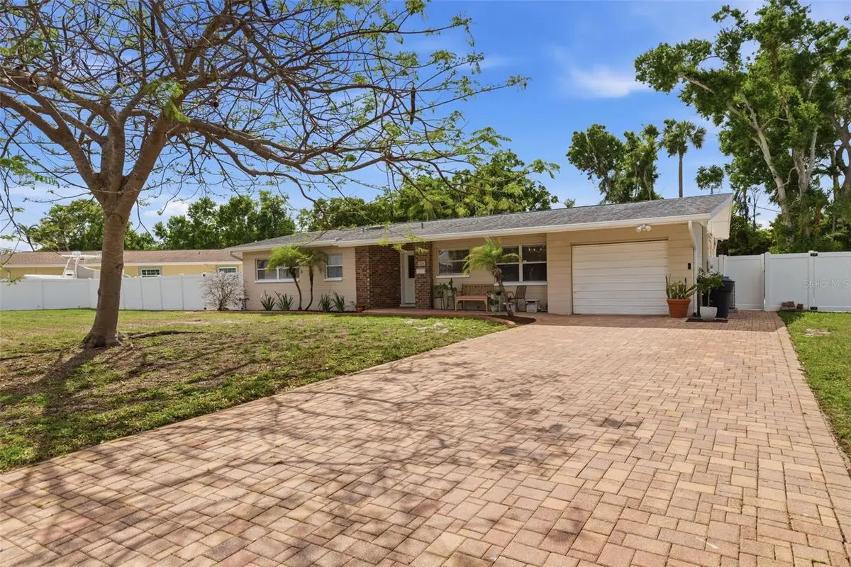 4415 7th Street S, Saint Petersburg, FL 33705 - #1