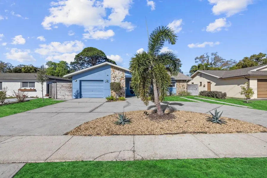 2000 58th Street N, Saint Petersburg, FL 33710 - #2