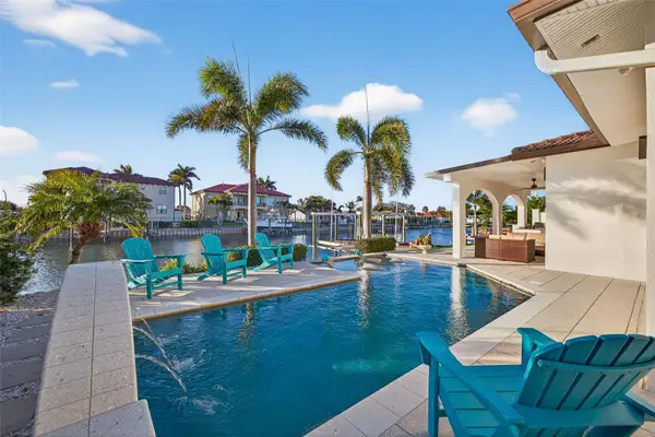 1967 Iowa Avenue Ne, ST PETERSBURG, FL 33703