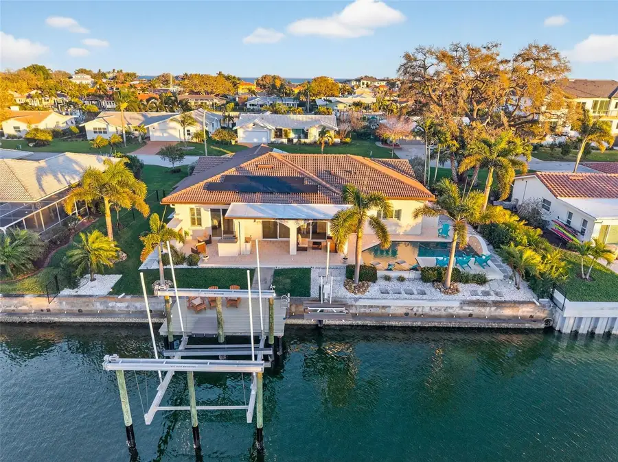 1967 Iowa Avenue Ne, Saint Petersburg, FL 33703 - #3