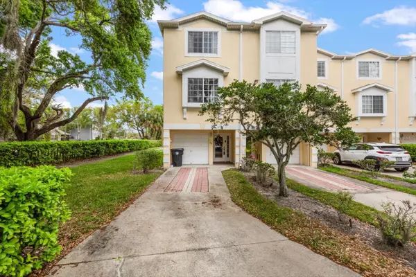 108 Brent Circle, OLDSMAR, FL 34677