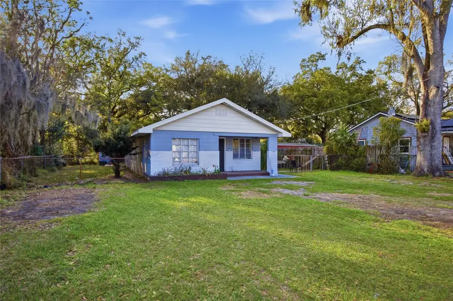 907 Center Street, Plant City, FL 33563 - #2