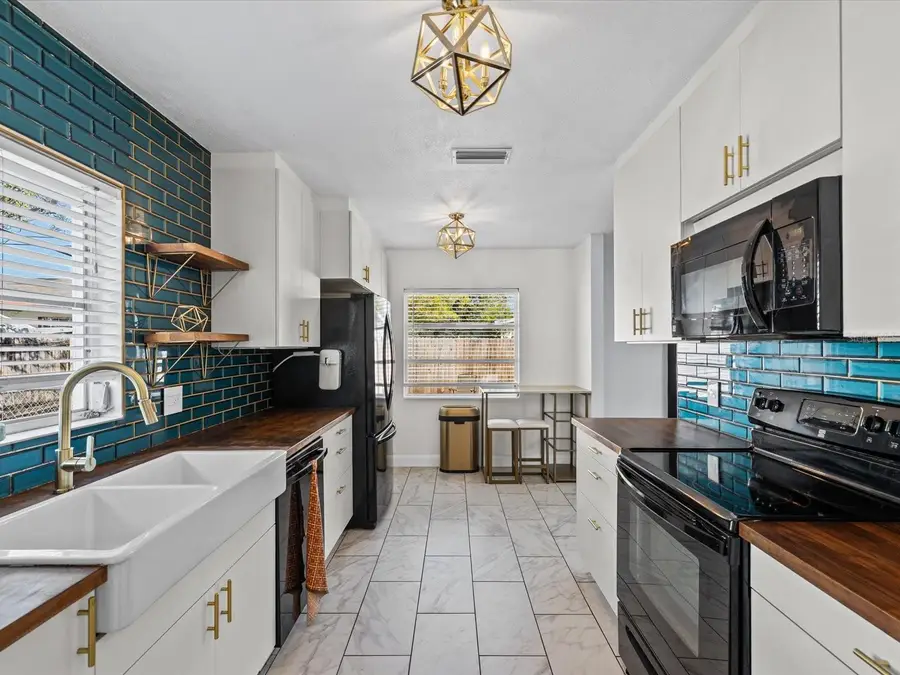 5753 93rd Avenue N, Pinellas Park, FL 33782 - #2