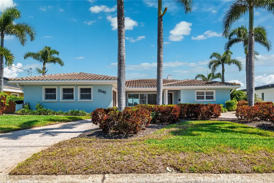 2540 E Bay Isle Drive Se, Saint Petersburg, FL 33705 - #2