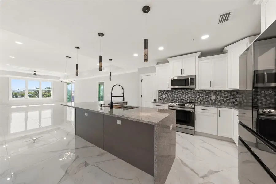 211 Dolphin Point #303, Clearwater, FL 33767 - #3